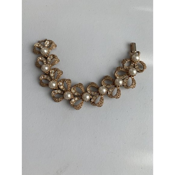 Vintage Hobe Gold Tone Faux Pearl Rhinestone Bows  7" Bracelet Clip Earring Set - Picture 3 of 12